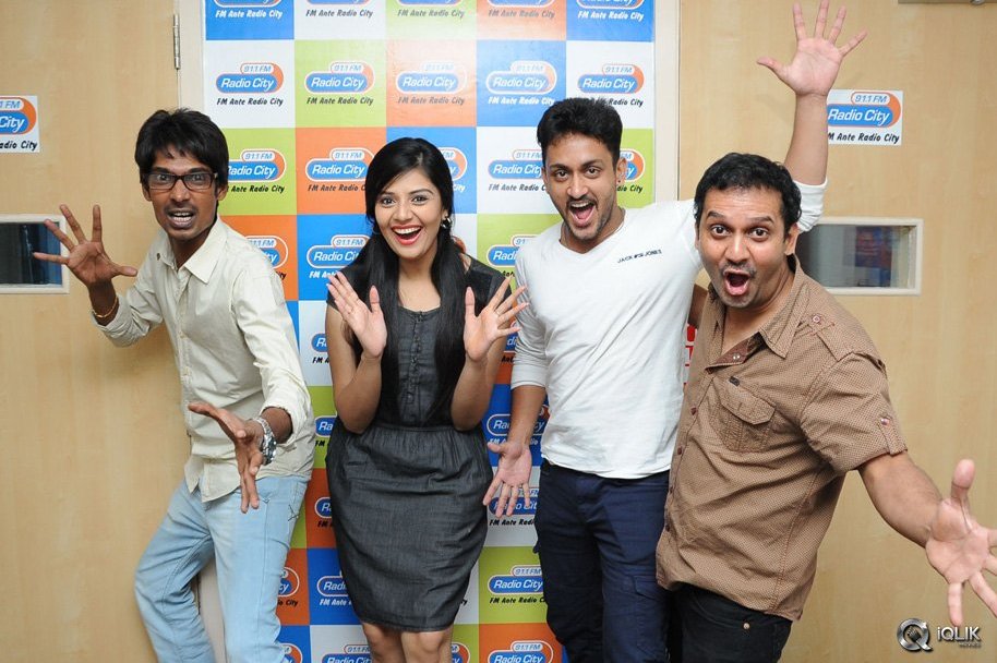 Dhanalakshmi-Thalupu-Thadithe-Movie-Team-at-Radio-City